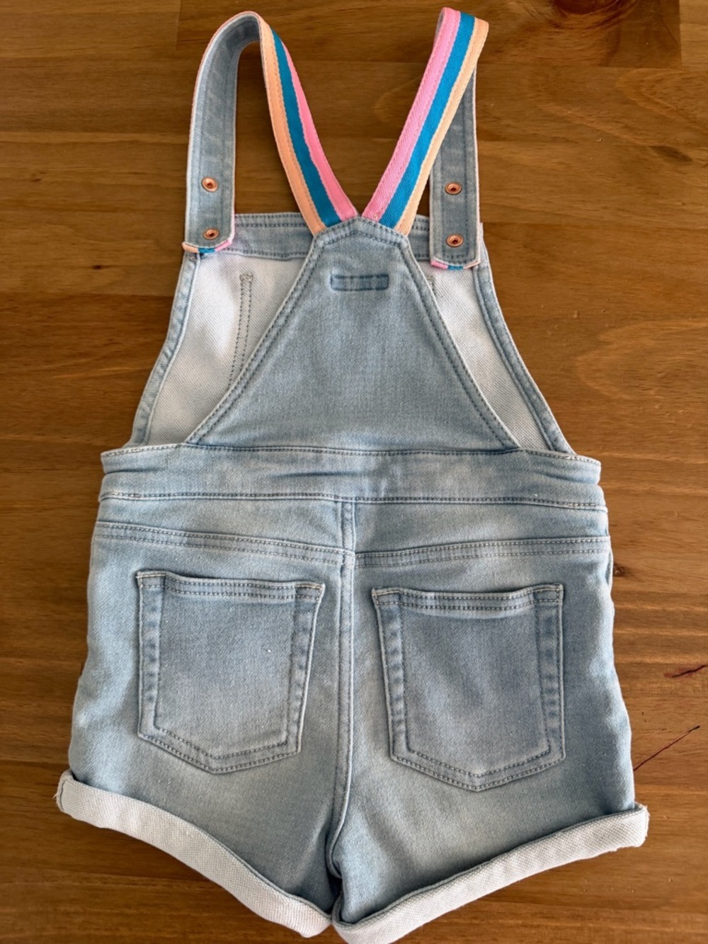 BCBGirls Light Wash Denim Short Overalls with Pink and Blue Straps Size 4T - Picture 5 of 7